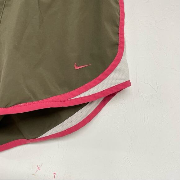 Nike Green & Pink Womens Running Athletic Shorts Womens M - Picture 4 of 9